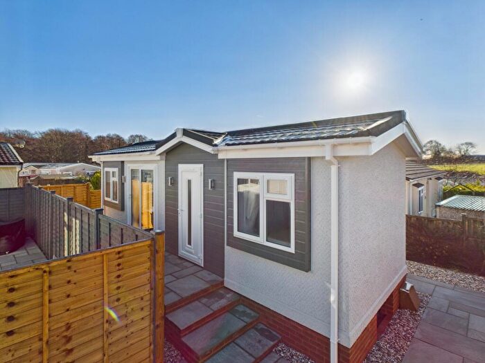 1 Bedroom Park Home For Sale In Sandleford Lodge, Thatcham, RG19