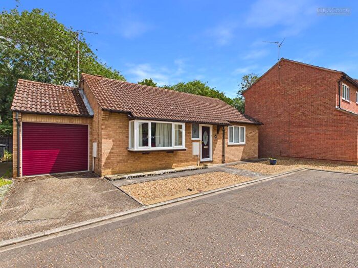 2 Bedroom Detached Bungalow For Sale In Livermore Green, Peterborough, PE4
