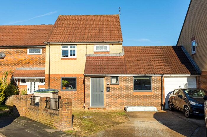 4 Bedroom Semi Detached House For Sale In Atkinson Road, Maidenbower, RH10