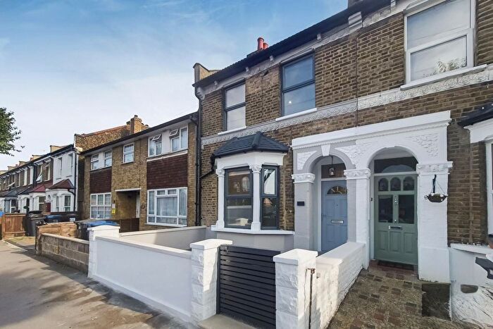 3 Bedroom Terraced House To Rent In Oakley Road, London, SE25