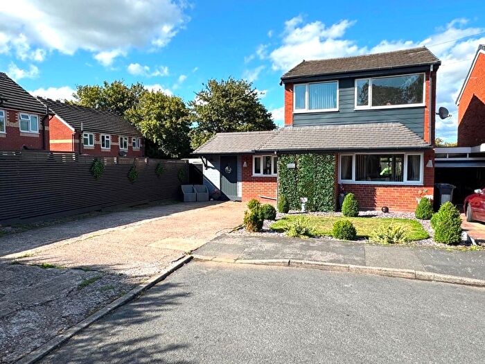 3 Bedroom Detached House For Sale In Stonehouse Avenue, Willenhall, WV13
