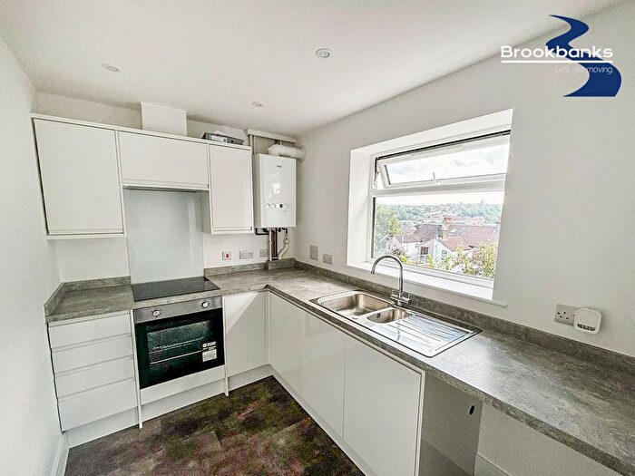 1 Bedroom Flat To Rent In Beacon Road, Chatham, Kent, ME5