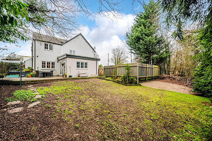 4 Bedroom Semi-Detached House For Sale In Masons Bridge Road, Redhill, RH1