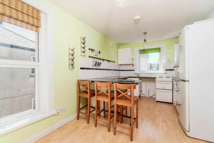 1 Bedroom Flat To Rent In Grenville Road, Plymouth, PL4