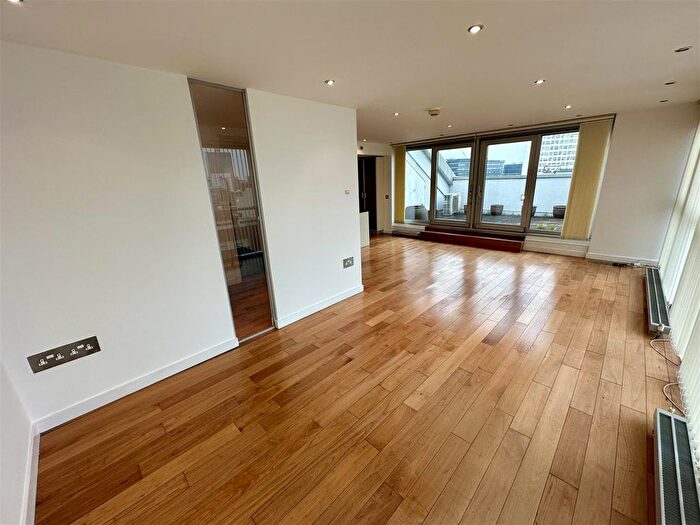 2 Bedroom Flat For Sale In The Edge, Clowes Street, Salford, M3