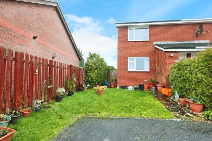 1 Bedroom Flat For Sale In Foxcroft Chase, Killamarsh, Sheffield, Derbyshire, S21