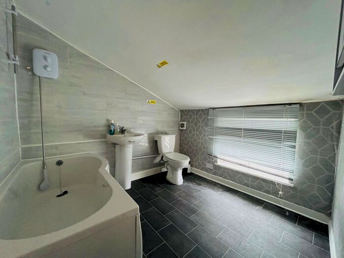 1 Bedroom Flat To Rent In Windmill Street, Gravesend, DA12