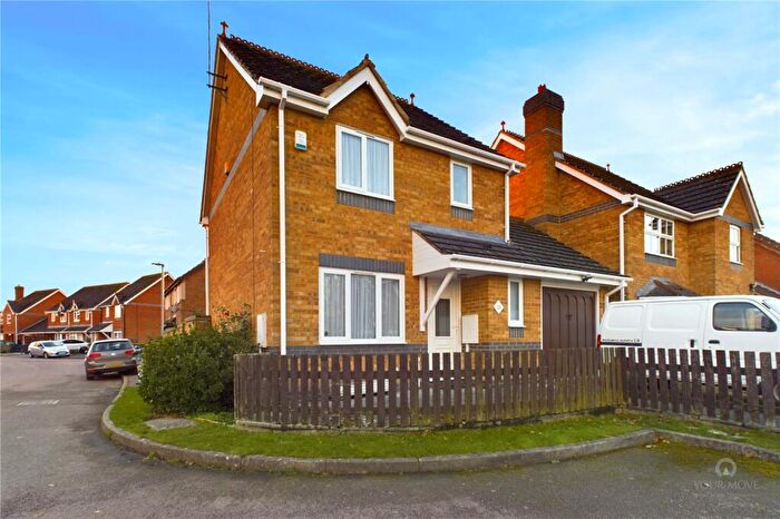 3 Bedroom Detached House For Sale In St. Amandas Close, Kettering, Northamptonshire, NN15
