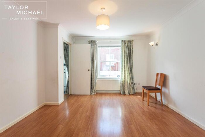 3 Bedroom Terraced House For Sale In Portland Street, North Laine, Brighton, BN1 - Photo 12