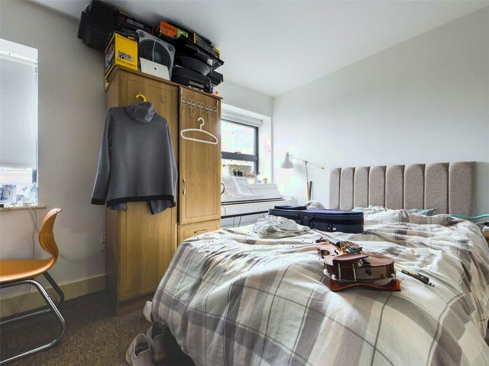 1 Bedroom Property To Rent In Castle Street, Room, BN1