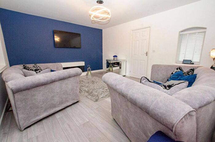 2 Bedroom Detached Bungalow For Sale In Moorhill Gardens, Southampton, SO18