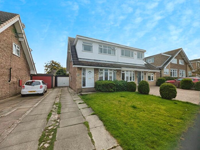 3 Bedroom Semi Detached House For Sale In Greenacres Grove, Halifax, West Yorkshire, HX3