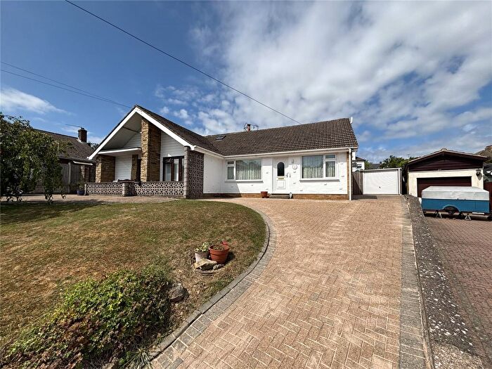 3 Bedroom Bungalow For Sale In Toddington Crescent, Bluebell Hill, Chatham, ME5