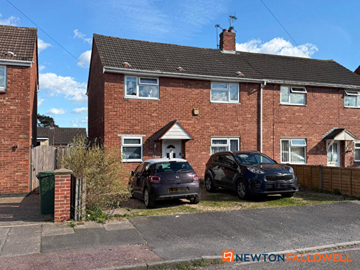 3 Bedroom Semi Detached House For Sale In Trinity Road, Newark, NG24