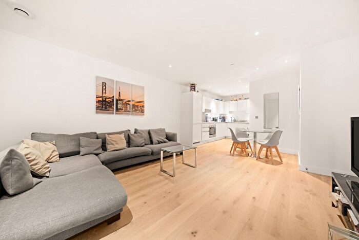 3 Bedroom Flat To Rent In Norman Road, Greenwich, SE10