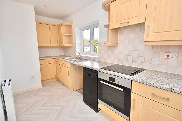 2 Bedroom Flat For Sale In Clay Furlong, Leighton Buzzard, LU7
