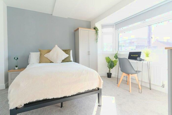 7 Bedroom End Of Terrace House To Rent In Grosvenor Street, Southsea, PO5