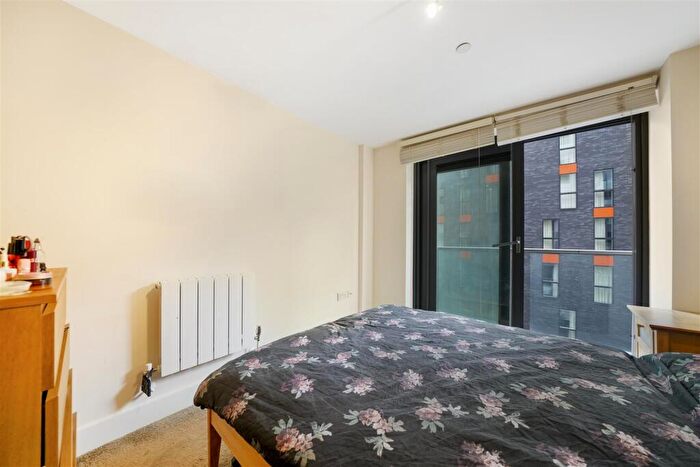 1 Bedroom Apartment To Rent In Millharbour, Canary Wharf, E14