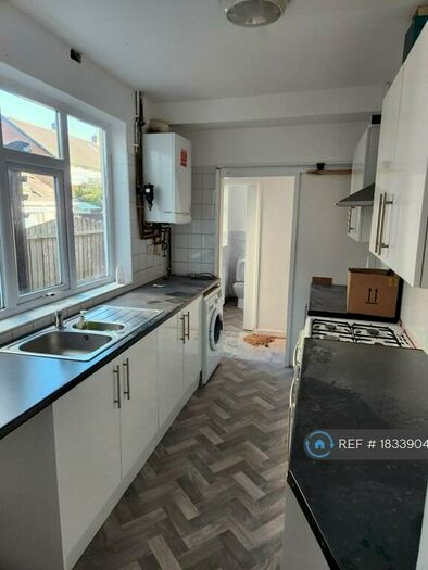 3 Bedroom Terraced House To Rent In Tomkinson Road, Nuneaton, CV10