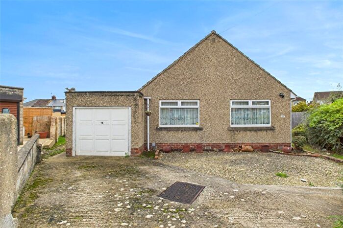 3 Bedroom Bungalow For Sale In Bessemer Close, Rodbourne Cheney, Swindon, SN2