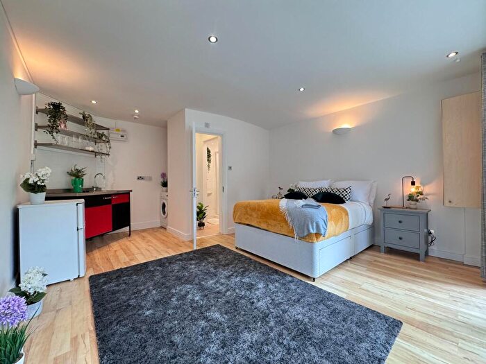 Studio To Rent In Ground Floor Studio, Wembley Hill Road, HA9