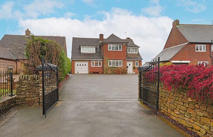 5 Bedroom Detached House For Sale In Hemming Green, Old Brampton, Chesterfield, S42