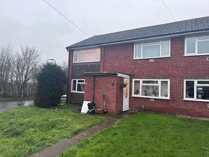 2 Bedroom Maisonette For Sale In Manse Close, Harlington, Hayes, UB3