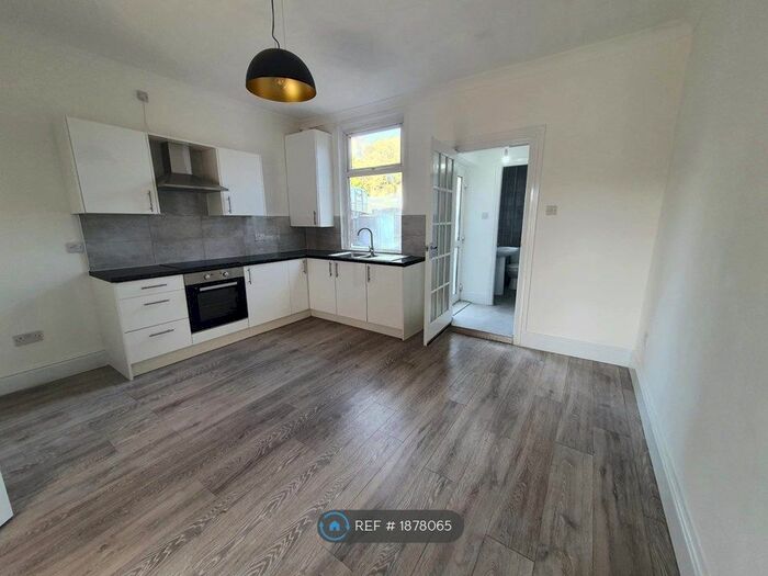 3 Bedroom Terraced House To Rent In North Street, Fryston, Castleford, WF10