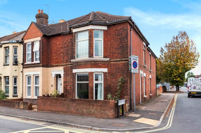 2 Bedroom Apartment To Rent In Southampton Road, Eastleigh, Hampshire, SO50