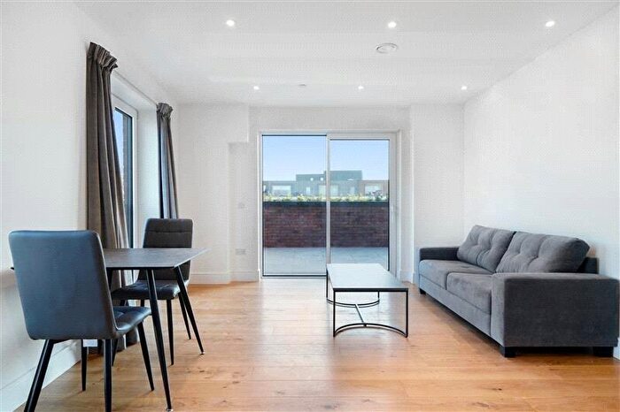 2 Bedroom Flat To Rent In West Green Road, London, N15