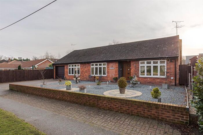 4 Bedroom Detached Bungalow For Sale In Riverside, Scotter, Gainsborough, DN21