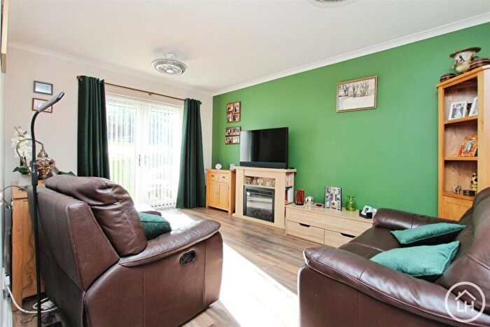 2 Bedroom Maisonette For Sale In West Street, Sittingbourne, ME10