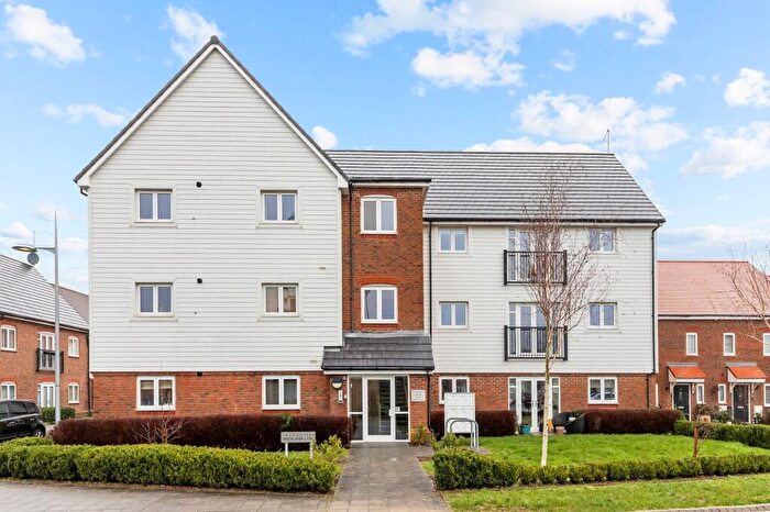 2 Bedroom Flat For Sale In Bricklayer Lane, Faygate, RH12