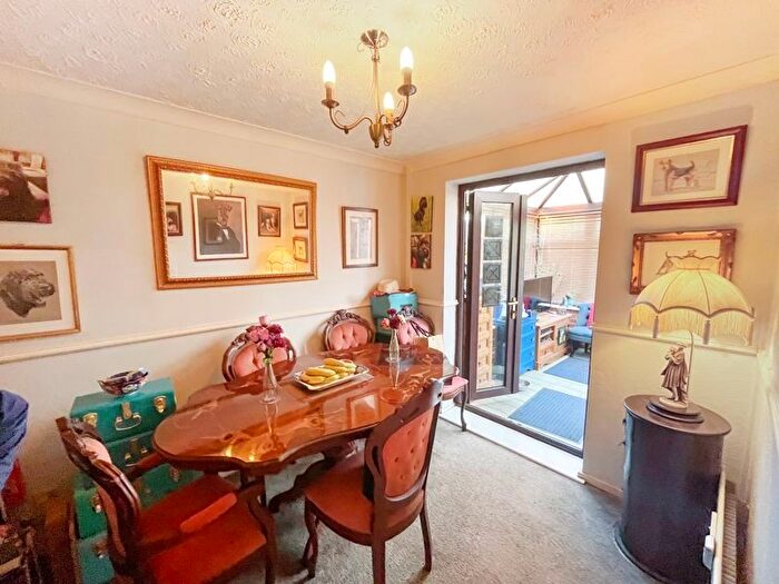 4 Bedroom Detached House For Sale In Tutbury Avenue, Wolverhampton, WV6