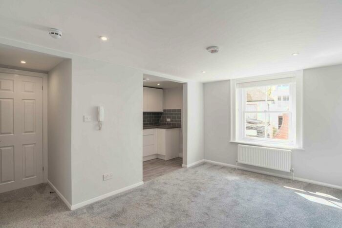 1 Bedroom Flat To Rent In Church Street, Folkestone, CT20