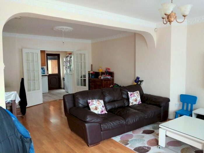 3 Bedroom Terraced House To Rent In Greenwood Avenue, Brimsdown, Enfield, London, EN3