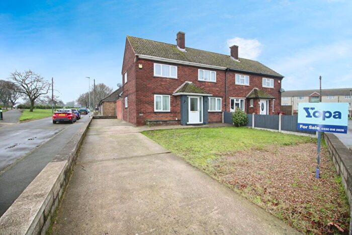 3 Bedroom Semi Detached House For Sale In Tetley Road, Scunthorpe, DN16