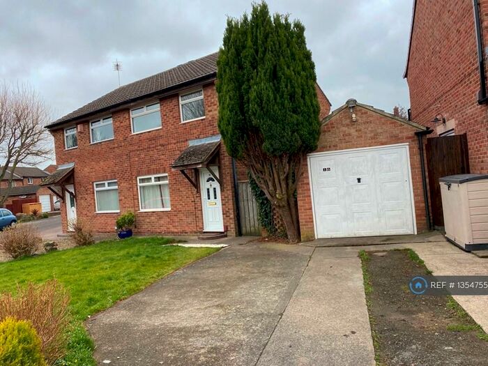 3 Bedroom Semi-Detached House To Rent In Honeywood Gardens, Darlington, DL3