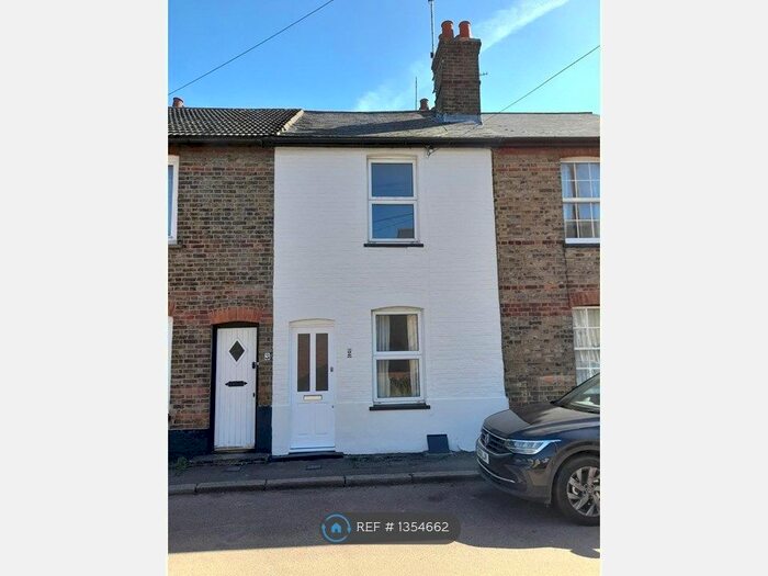 2 Bedroom Terraced House To Rent In School View Road, Chelmsford, CM1