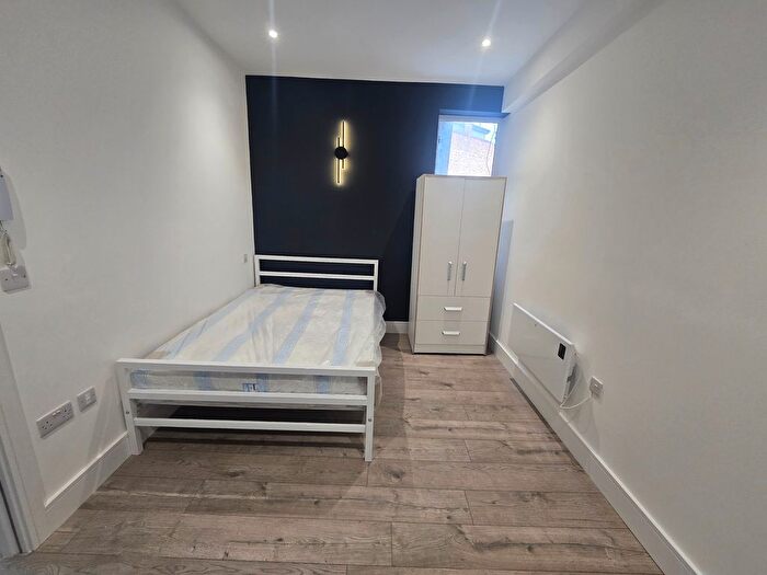 Studio To Rent In Westmoreland Road, London, SE17