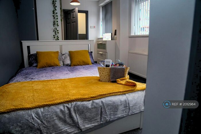 5 Bedroom Terraced House To Rent In Ukraine Road, Salford, M7