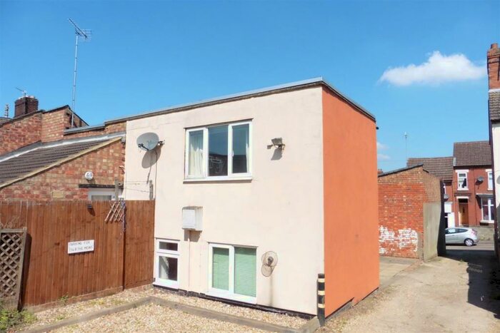 2 Bedroom Detached House To Rent In The Mews House, High Street, Rushden, Northants, NN10