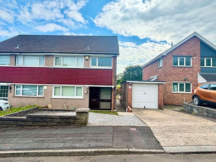 3 Bedroom Semi-Detached House For Sale In Glyncollen Drive, Ynysforgan, Swansea, SA6