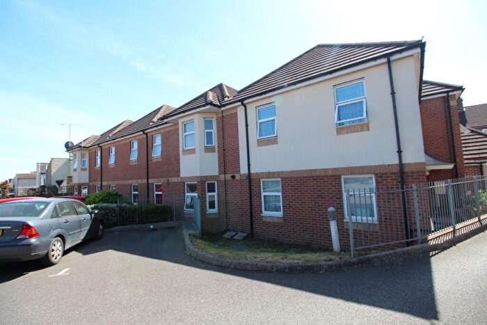 2 Bedroom Flat To Rent In Hythe Road, Milton Regis, Sittingbourne, Kent, ME10