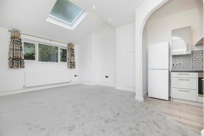 2 Bedroom Flat To Rent In Frances Road, Bournemouth, BH1