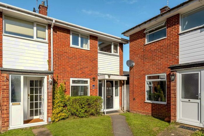3 Bedroom End Of Terrace House To Rent In St Pauls Gate, Wokingham, RG41