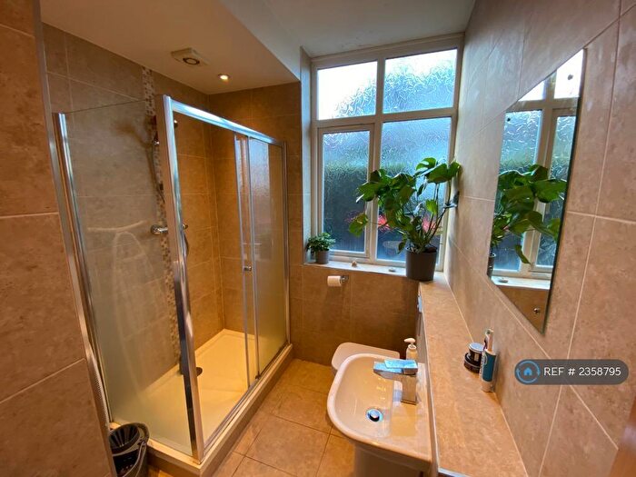 1 Bedroom Flat To Rent In Balbec Avenue, Leeds, LS6