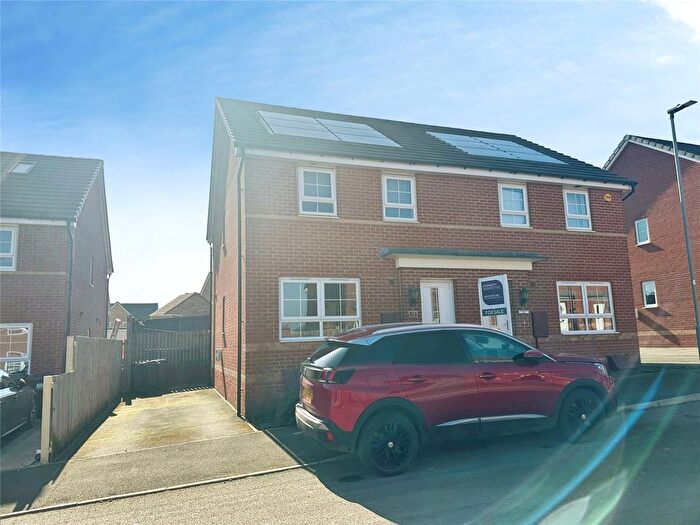 3 Bedroom Semi Detached House For Sale In Monckton Road, Pontefract, WF8