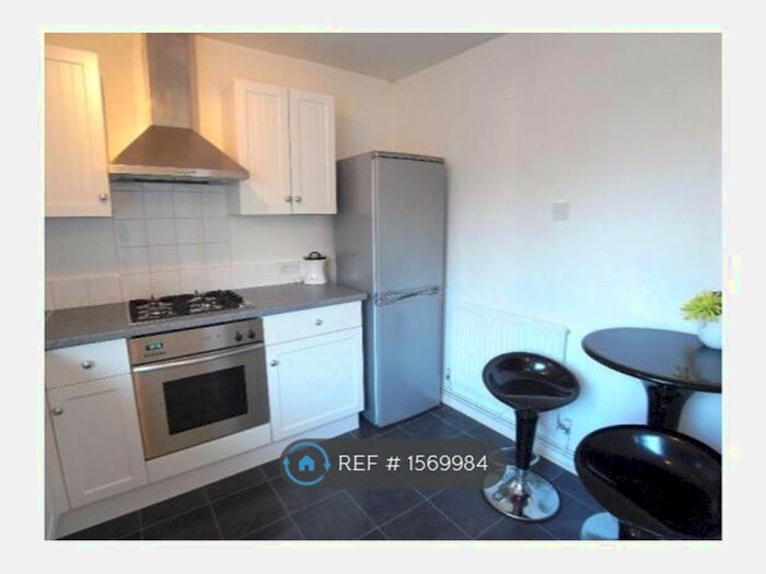 2 Bedroom Flat To Rent In Wood Lane, Chapel Allerton, Leeds, LS7