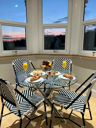 3 Bedroom Flat To Rent In Melrose Avenue, , Willesden Green, London, NW2